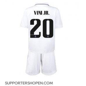 Real Madrid Vinicius Junior #20 Hemmatröja Barn 2022-23 Kortärmad (+ korta byxor)